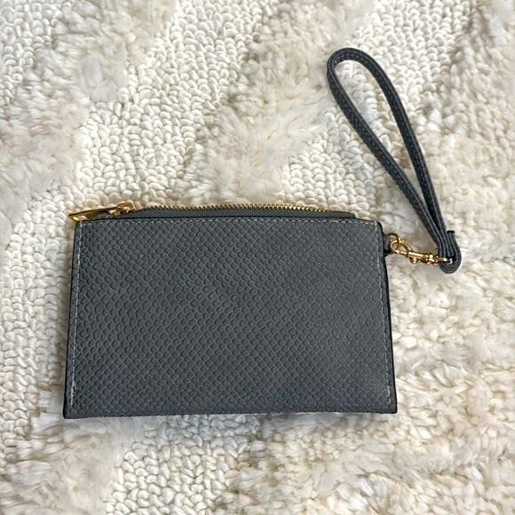 NWOT faux leather gray wristlet Brand: A New Day - Picture 2 of 4